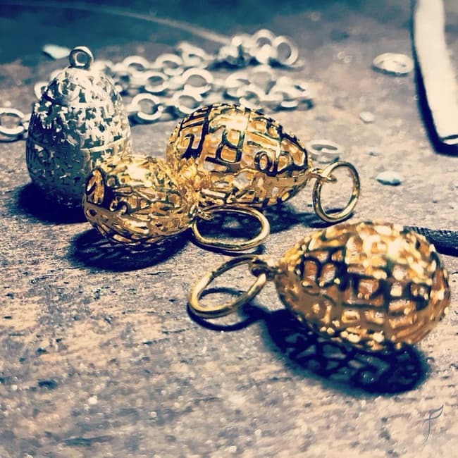Gayatri Mantra Prayer Egg